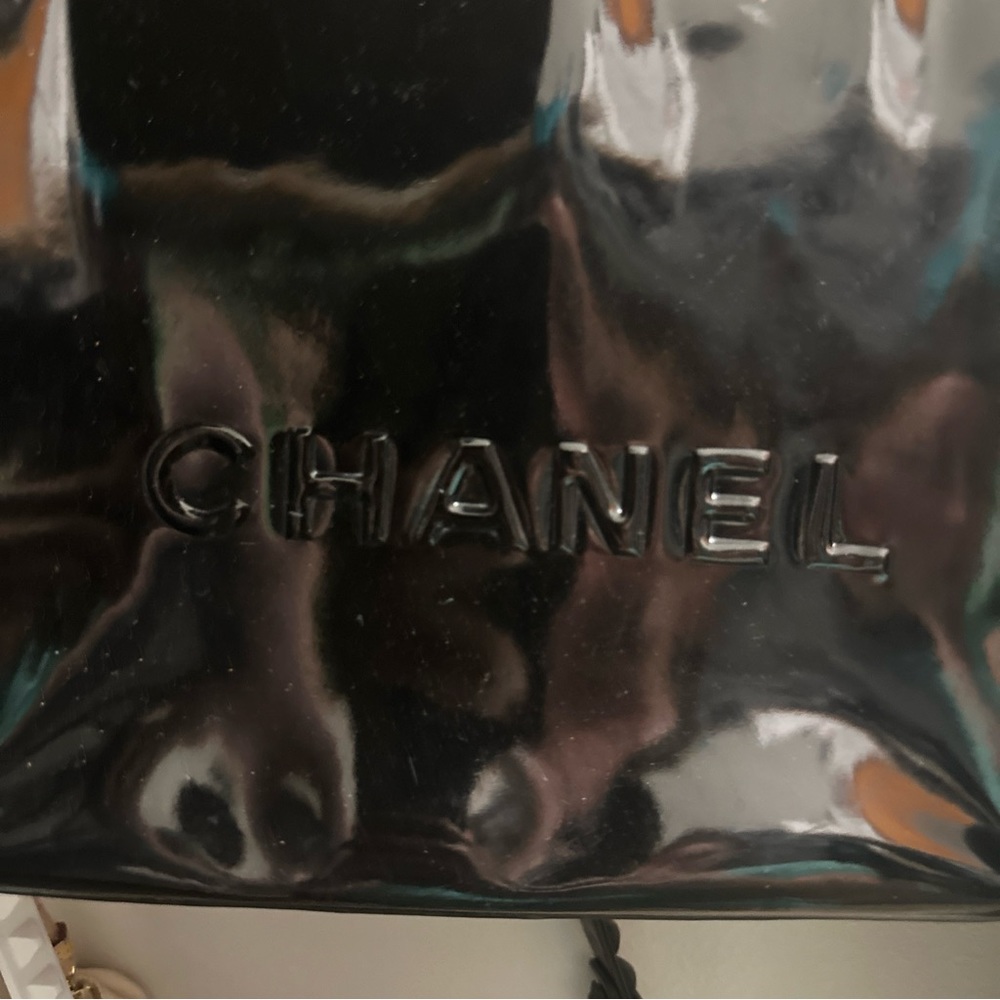 Chanel black purse with wallet never worn like brand new BEAUTIFUL